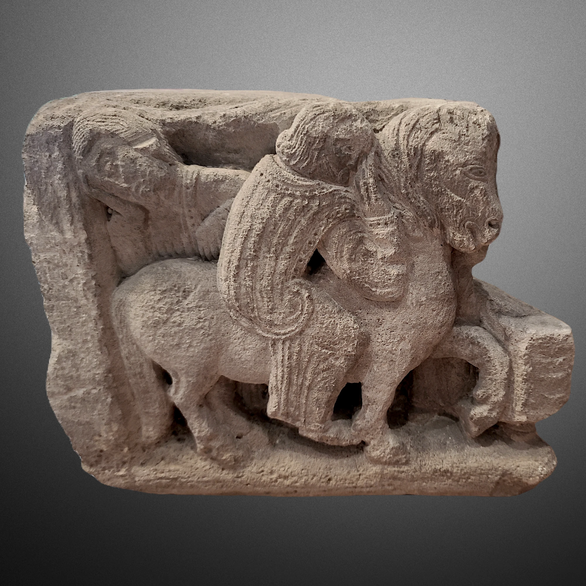 Historiated romanesque capital.-1