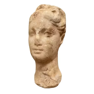 Queen marble head. Greek Art Alexandria. Queen Arsinoe II Hellenistic period Main view of the sculpture