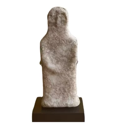 Marble bronze age idol. Anatolia. Main view of the sculpture