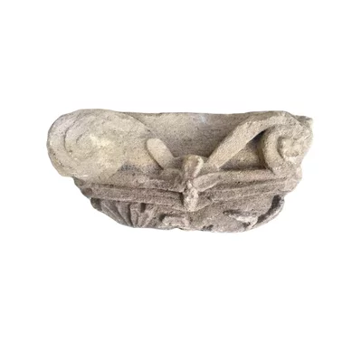 Romanesque capital. 11th century. View number 2