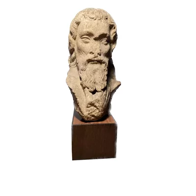 Bust of a Gothic apostle from the workshops of Reims. Sculpture in limestone. View number 3