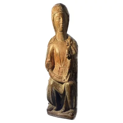 Virgin Mosan art. Polychrome wood. Main view of the sculpture