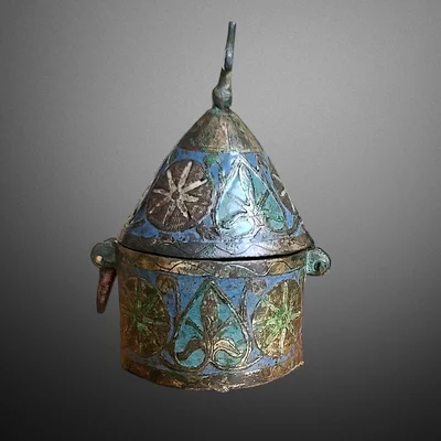 Gothic pyxis in enamelled champlevé copper. Limoges 13th century. View number 3